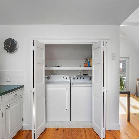 マッティタック Large Modern North Fork Barn:Vineyards In Backyard, Harbes Farmsヴィラ エクステリア 写真